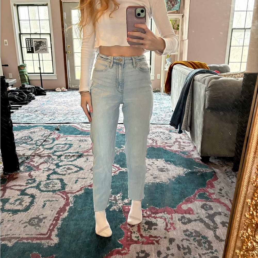 Hollister Ultra High Rise Straight Jean in Light Blue Size 24 00R